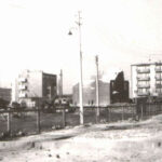 Kielce. Ulica Nowy Świat. Lata 1968-1970. Trwa budowa urzędu wojewódzkiego / źródło: fotopolska.eu; zdjęcie z kolekcji Ewy Żymańczyk