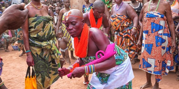 Muzyczne podróże przez świat. Benin – kolebka voodoo. Kamerun i jego leśni mieszkańcy