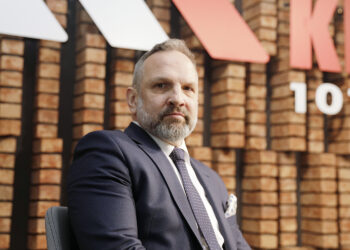 ROZMOWA DNIA. Piątek, godz. 8:30. Tadeusz Bałchanowski - prezes zarządu Świętokrzyskiej Grupy Przemysłowej Industria - Radio Kielce Tadeusz Bałchanowski - prezes zarządu Świętokrzyskiej Grupy Przemysłowej Industria / Fot. Jarosław Kubalski – Radio Kielce