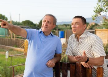 Większość Polaków korzysta z pomocy sąsiedzkiej - Radio Kielce Większość Polaków korzysta z pomocy sąsiedzkiej