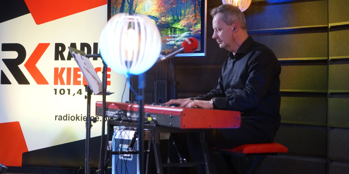 Koncert Szymona Pochecia w Radiu Kielce