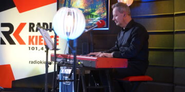 Koncert Szymona Pochecia w Radiu Kielce