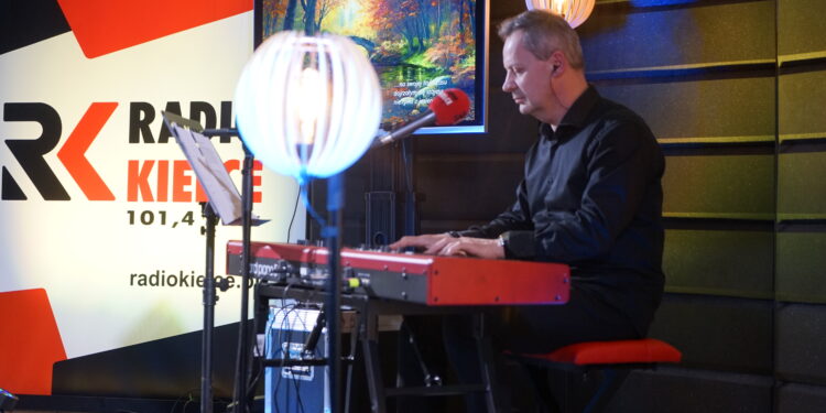 Koncert Szymona Pochecia w Radiu Kielce