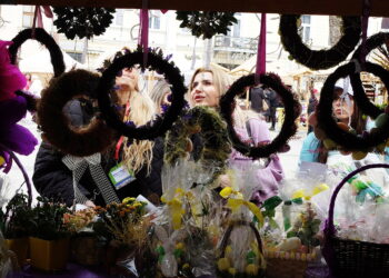 Kielce. Kiermasz wielkanocny na Rynku - Radio Kielce 28.03.2026 Kielce. Kiermasz wielkanocny na Rynku / Fot. Jarosław Kubalski - Radio Kielce