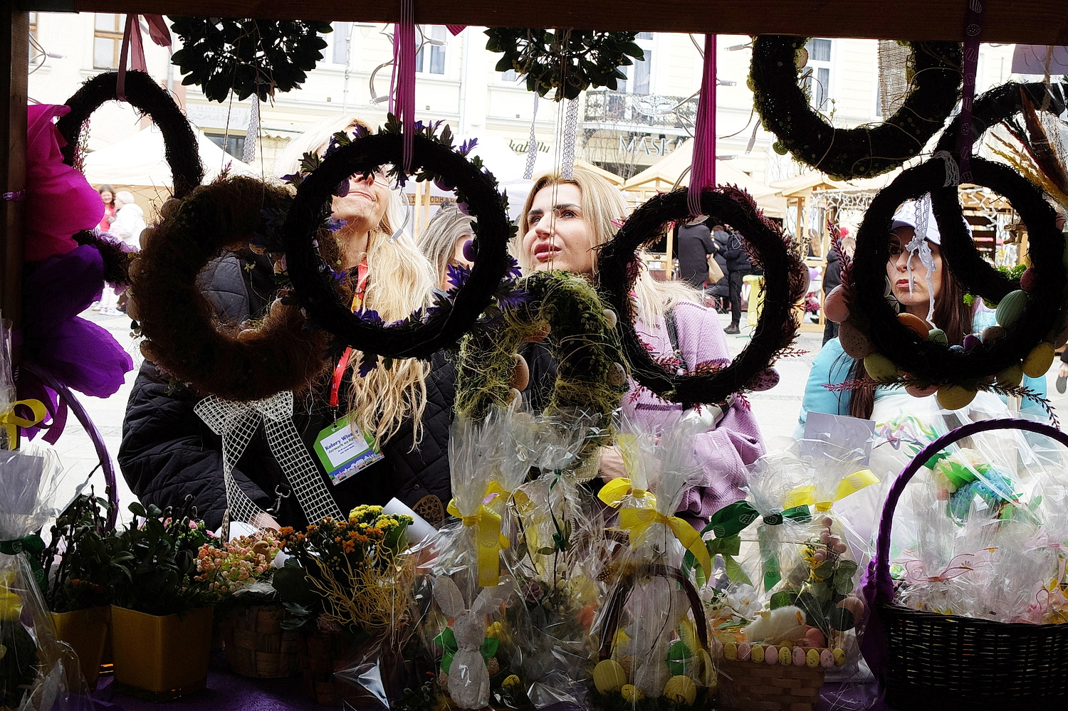 Kielce. Kiermasz wielkanocny na Rynku