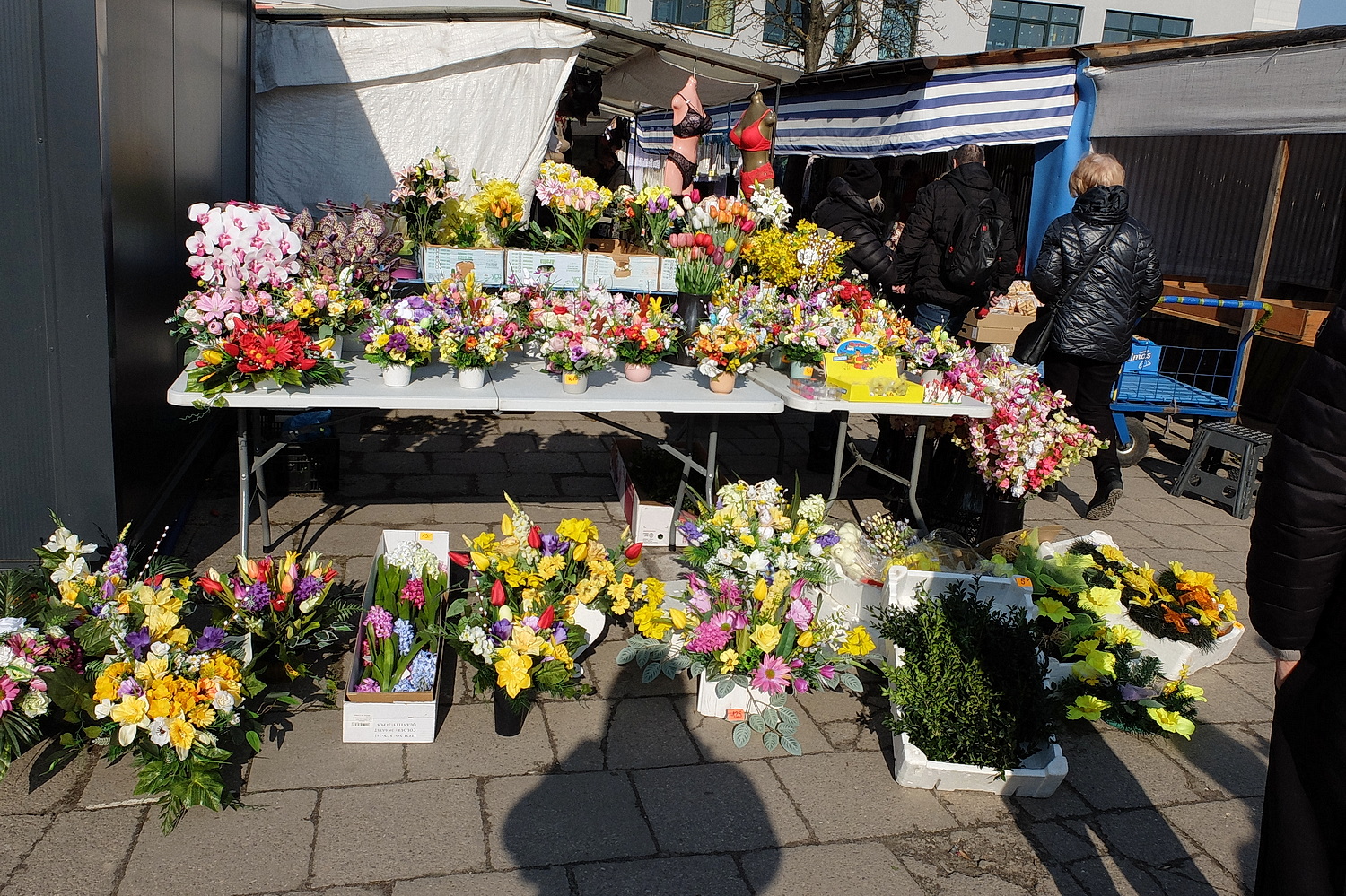 Przedświąteczne zakupy na kieleckich bazarach