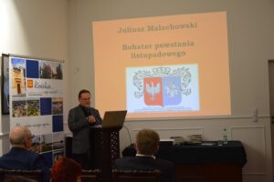 Dwaj czy trzej Juliusze w nowej książce PTTK - Radio Kielce 02.03.2026. Końskie. Premiera książki „Dwaj Juliusze” / źródło: Biblioteka Publiczna Miasta i Gminy Końskie