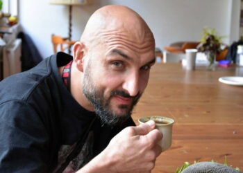 Jaka jest i dlaczego taka muzyka zespołu DYM?