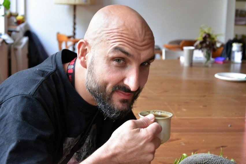 Jaka jest i dlaczego taka muzyka zespołu DYM?