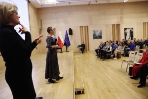 Brakuje rodzin zastępczych. Dlaczego?