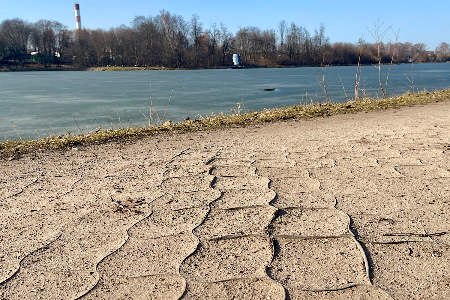 Droga wokół zalewu bez zmian. Czy doczeka się rewitalizacji?