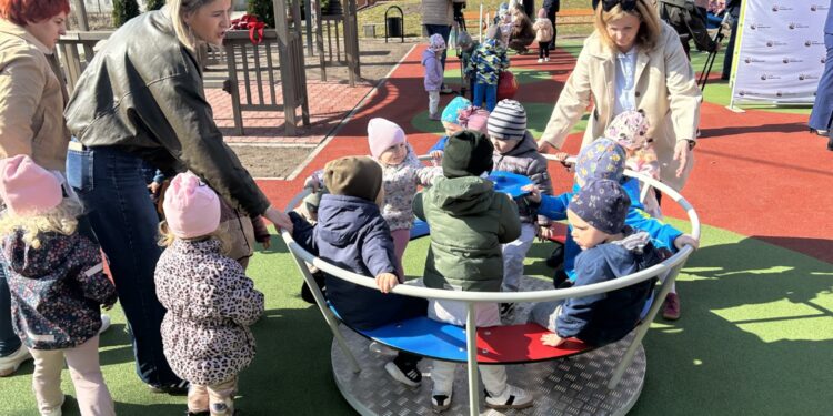 Nowoczesny plac zabaw powstał w gminie Miedziana Góra