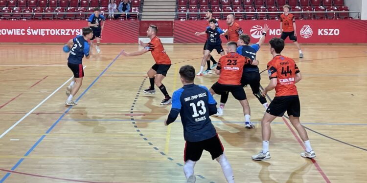W wyjazdowym spotkaniu 24. kolejki I ligi piłki ręcznej SMS ZPRP II Kielce pokonał na wyjeździe Handball Pałac Tarnów 31:30 (13:16).