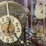 Zegary w zakładzie Ireneusza Korczaka / Fot. Kamil Król