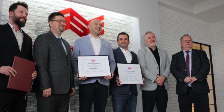 17.03.2026. Starachowice W siedzibie Specjalnej Strefy Ekonomicznej w Starachowicach odbyło się uroczyste wręczenie decyzji o wsparciu dla przedsiębiorstw planujących nowe inwestycje w województwie świętokrzyskim / Fot. Marta Gajda-Kruk - Radio Kielce