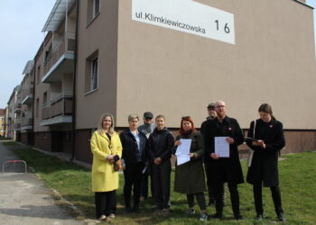 Poseł interweniuje w sprawie mieszkańców spółdzielni