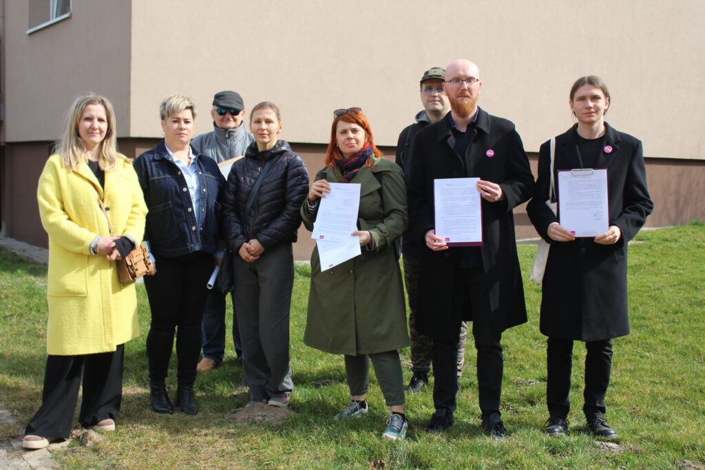 Poseł interweniuje w sprawie mieszkańców spółdzielni - Radio Kielce Poseł interweniuje w sprawie mieszkańców spółdzielni - Radio Kielce