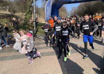 W Sandomierzu ponad 140 osób pobiegło Tropem Wilczym