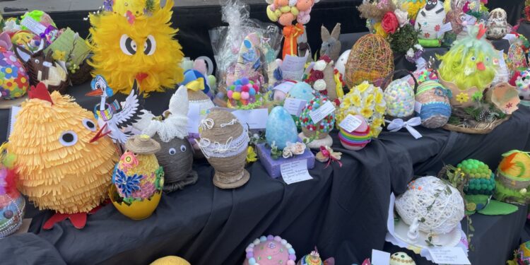 Staszowski jarmark wielkanocny zachwycił osoby odwiedzające stoiska