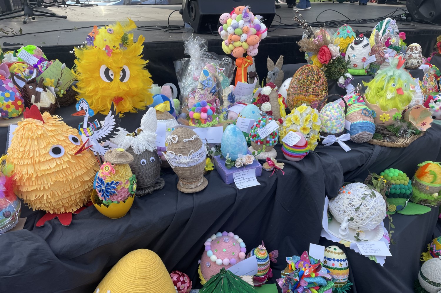 Staszowski jarmark wielkanocny zachwycił osoby odwiedzające stoiska