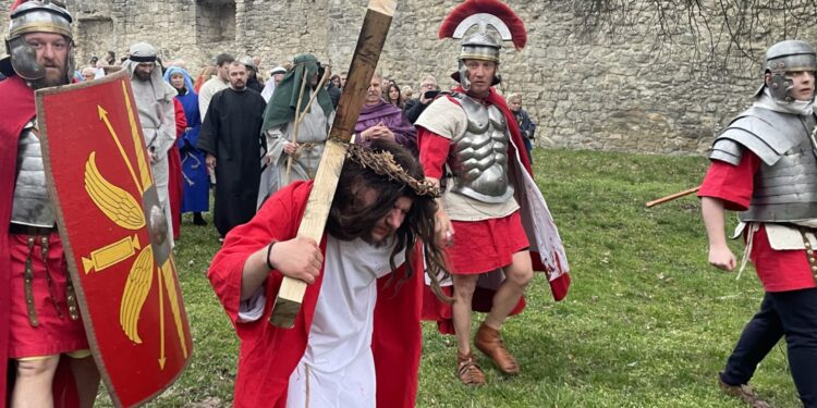 Tłumy zainteresowanych na Szydłowskiej Pasji