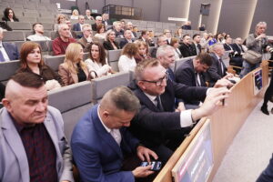 03.03.2026. Kielce. Podpisanie umów na realizację inwestycji drogowych w ramach Rządowego Funduszu Rozwoju Dróg / Fot. Jarosław Kubalski - Radio Kielce