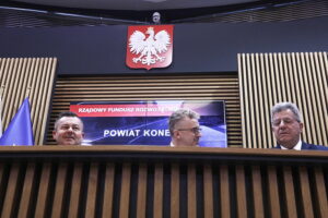 03.03.2026. Kielce. Podpisanie umów na realizację inwestycji drogowych w ramach Rządowego Funduszu Rozwoju Dróg / Fot. Jarosław Kubalski - Radio Kielce