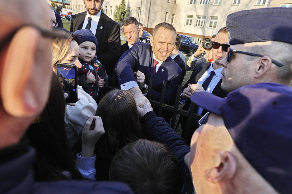 Karol Nawrocki w Chmielniku: - Na miłość boską, czemu sami nie możemy zapłacić za nasze zbrojenia? - Radio Kielce