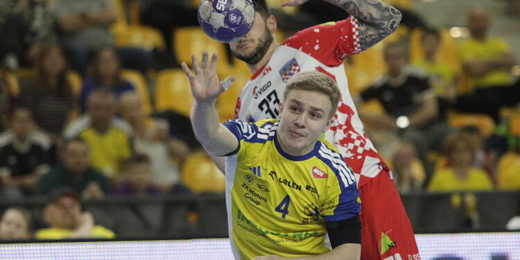 Chrobry walczył, ale Industria zbyt mocna - Radio Kielce Chrobry walczył, ale Industria zbyt mocna