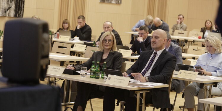 Stypendia marszałka otrzyma więcej studentów