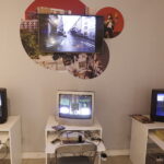 Opowieść o świecie bez smartfonów, z walkmanem i gumami Turbo - Radio Kielce