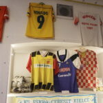 Opowieść o świecie bez smartfonów, z walkmanem i gumami Turbo - Radio Kielce