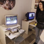 Opowieść o świecie bez smartfonów, z walkmanem i gumami Turbo - Radio Kielce