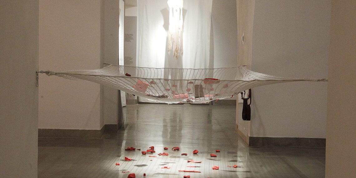 Powłoki i pancerze pokazują, że projektowanie zaczyna się od eksperymentu