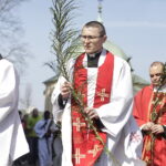 Biskup Piotrowski: Niedziela Palmowa jest zapowiedzią lepszego czasu dla człowieka - Radio Kielce