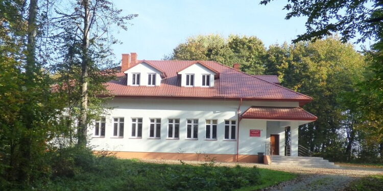 Nieciesławice. Świetlica stojąca na miejscu dawnego dworu. / Źródło: Świetlica w Nieciesławicach - Facebook