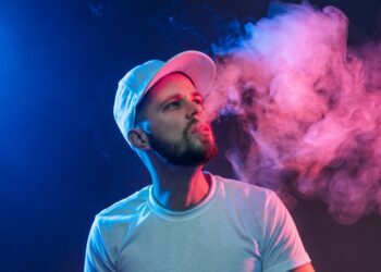 Rząd za zakazem sprzedaży jednorazowych e-papierosów