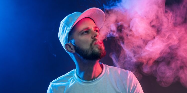 Rząd za zakazem sprzedaży jednorazowych e-papierosów