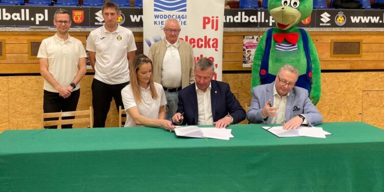 Wodociągi Kieleckie sponsorem strategicznym piłkarek ręcznych