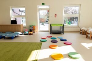 Więcej miejsc opieki dla maluchów w Staszowie - Radio Kielce Nowe miejsca żłobkowe w Przedszkolu Samorządowym nr 8 w Staszowie / źródło: staszow.pl