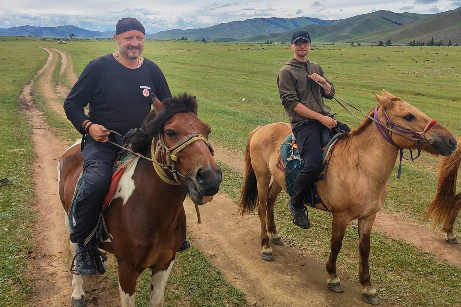 Kielczanin z prestiżową nagrodą festiwalu podróżniczego w Gdyni - Radio Kielce Jacek Słowak i Krzysztof Skoczek / źródło: archiwum prywatne
