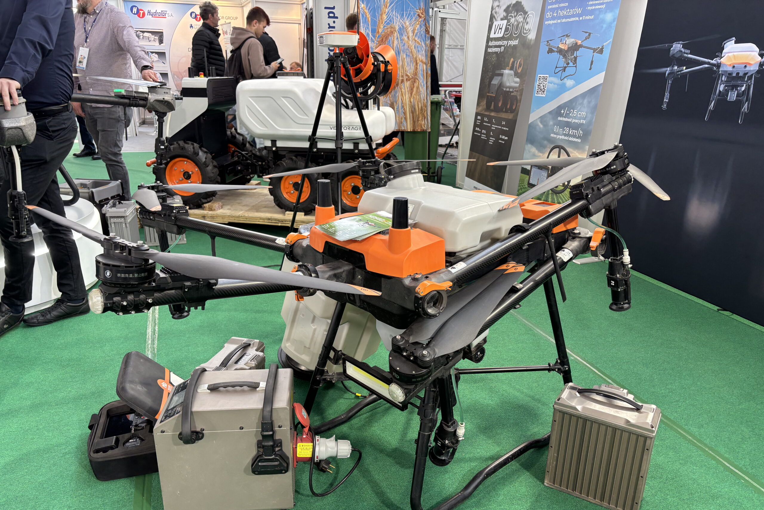 Drony przyszłością rolnictwa? AGROTECH udowadnia, iż tak