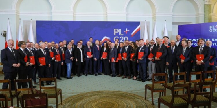 25.03.2026. Warszawa. Prezydent RP Karol Nawrocki z członkami nowo powołanej Rady ds. Biznesu / Fot. Paweł Supernak - PAP