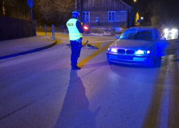 Rowerzysta potrącony przez auto osobowe - Radio Kielce 21.03.2026. Koprzywnica. Potrącenie rowerzysty / Fot. policja