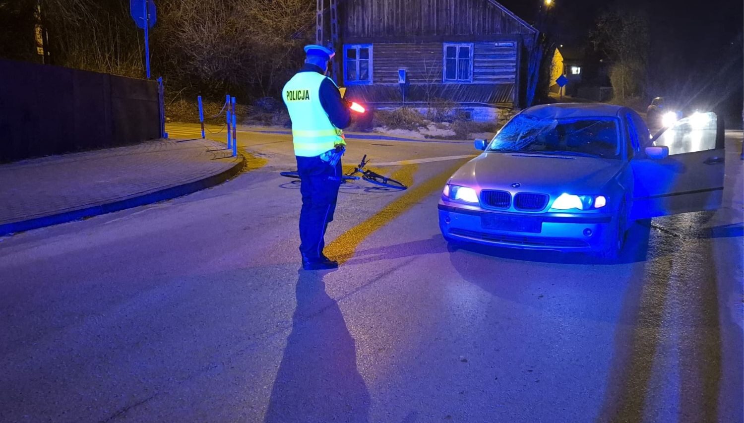 Rowerzysta potrącony przez auto osobowe