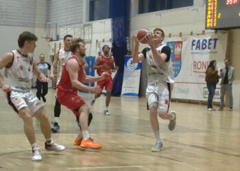 28.03.2026. Kielce. Mecz II ligi koszykarzy AZS UJK Kielce - Zagłębie Sosnowiec / Fot. Maciej Makuła - Radio Kielce