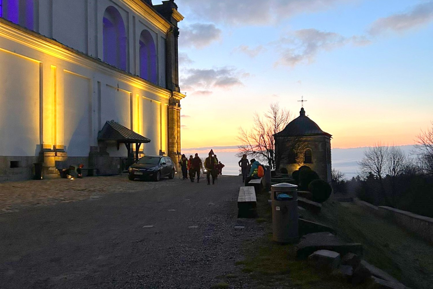 Z trzech diecezji nocą zmierzali do wspólnego celu