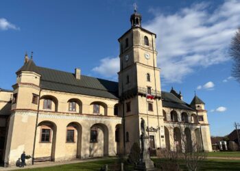 Wąchock. Poświęcenie tablicy upamiętniającej księdza majora Józefa Króla / Fot. Anna Głąb - Radio Kielce