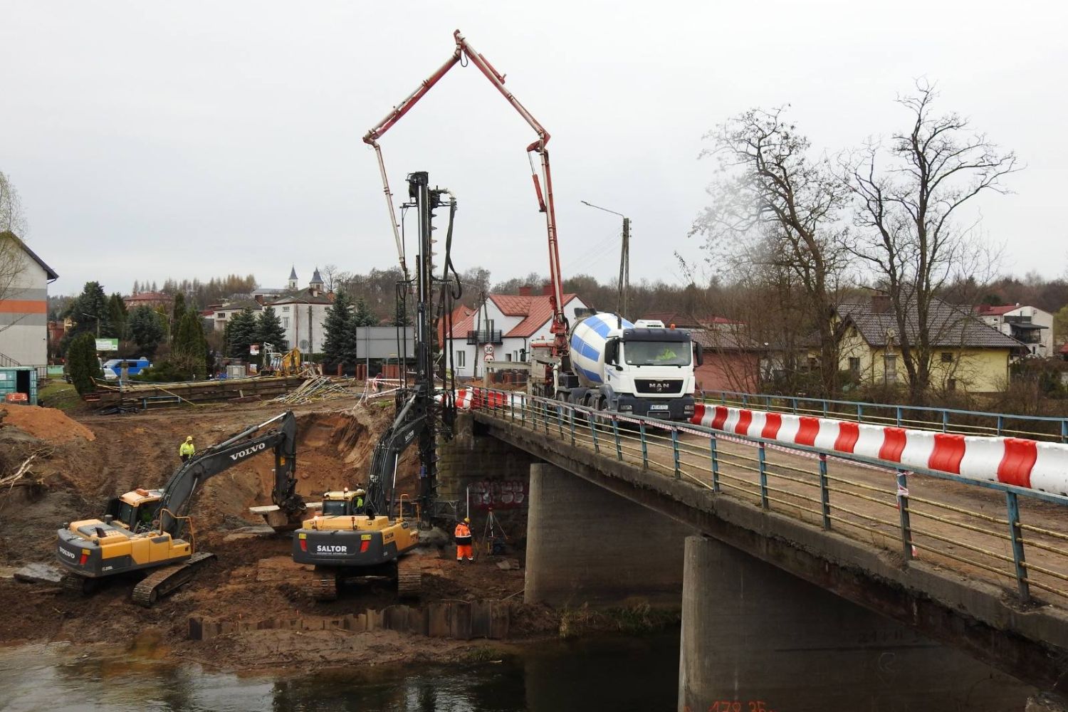Piesi przejdą, samochody muszą korzystać z objazdu