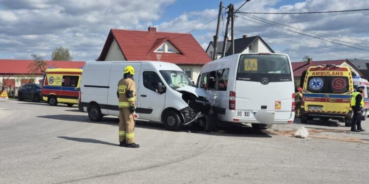 23.04.2026. Żelisławiczki. Wypadek / Źródło: KP PSP Włoszczowa